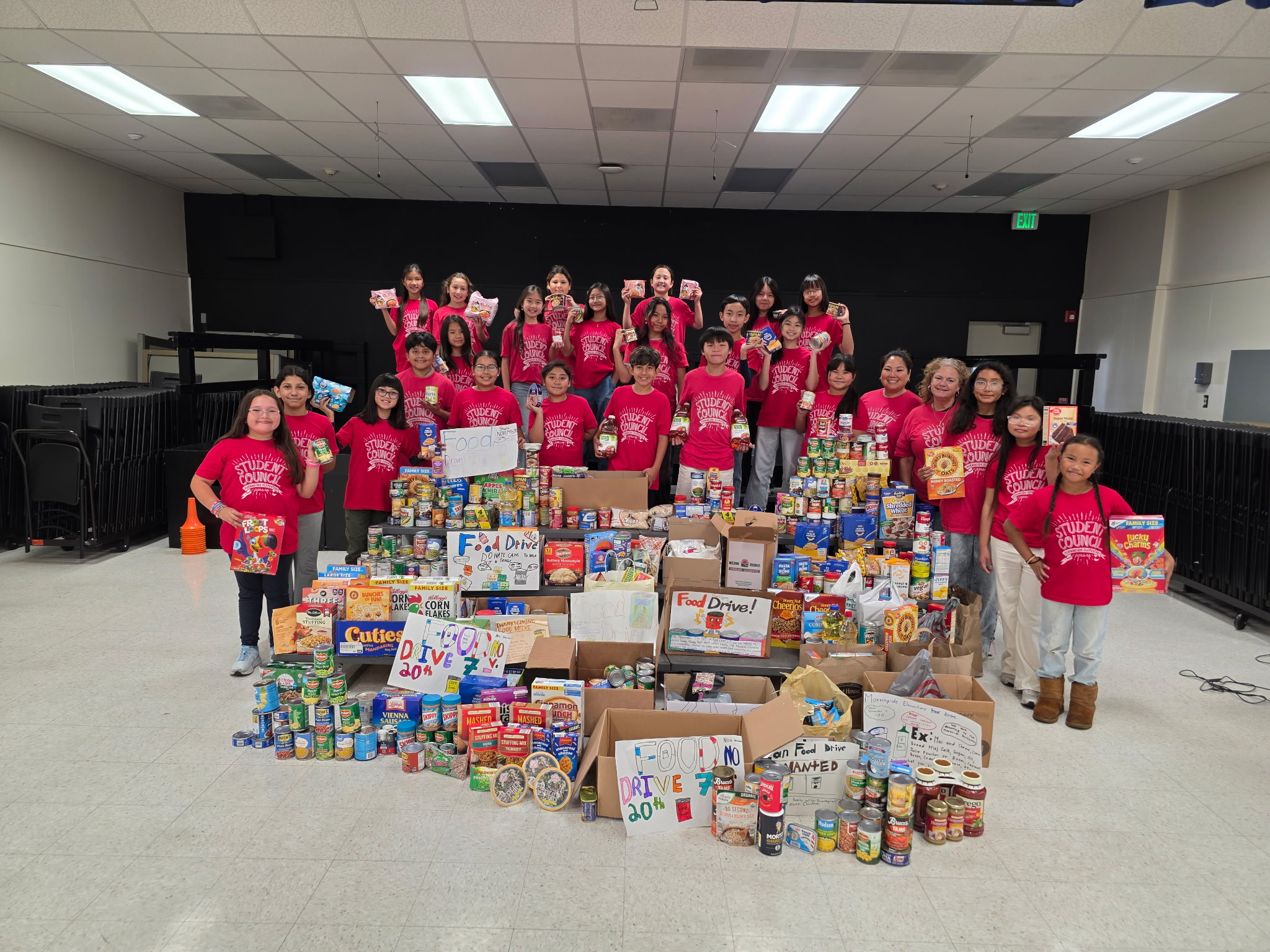 Student Council Led Food Drive for The Monarcha Initiative